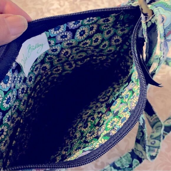 Vera Bradley ‘Rhapsody’ Crossbody Handbag Zipper Closure Gorgeous - Picture 6 of 6